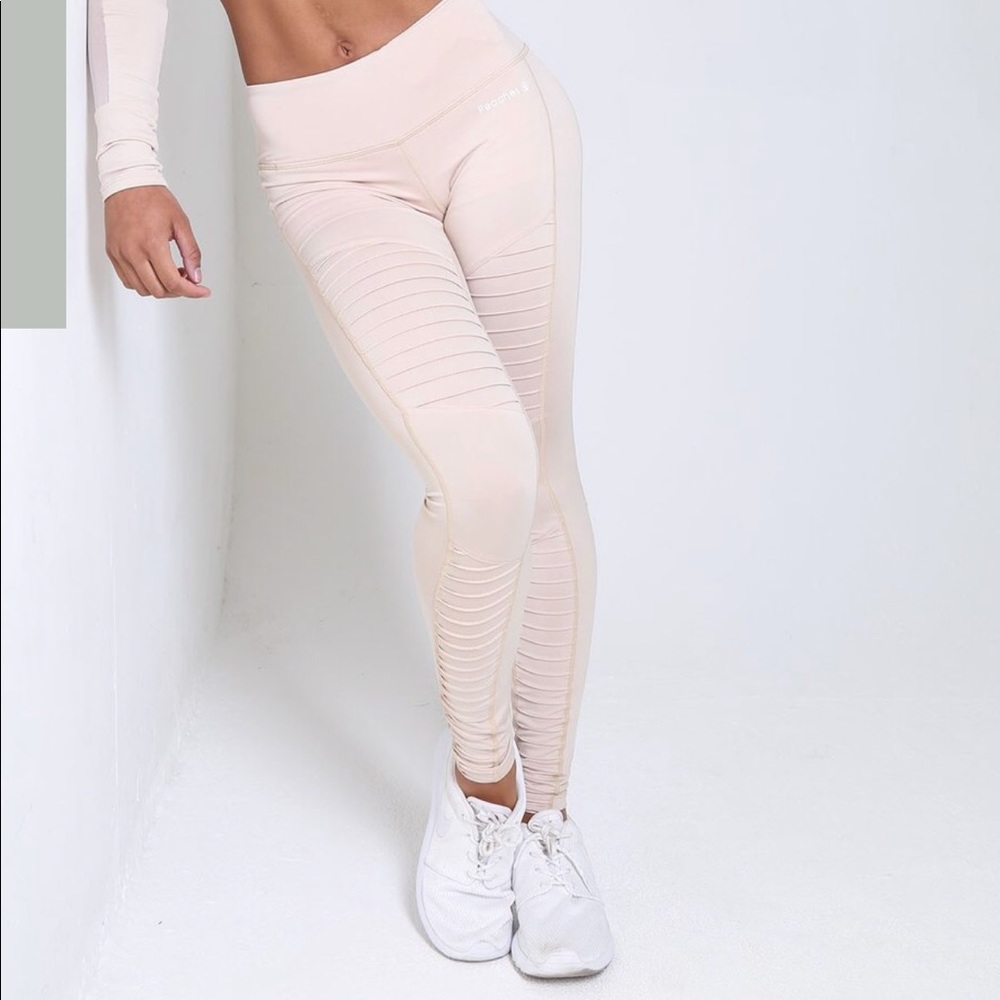 Peaches Leggings